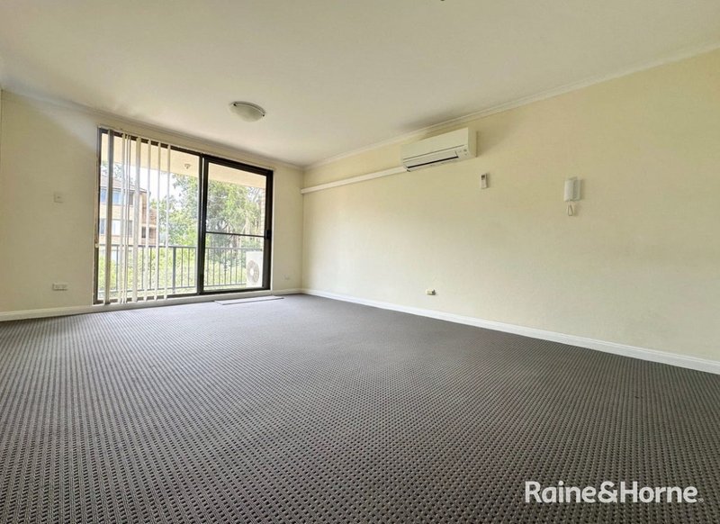 Photo - 5/7 Griffiths Street, Blacktown NSW 2148 - Image 2