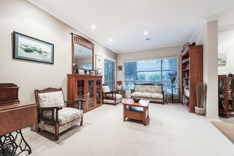 Photo - 57 Grosvenor Square, Craigieburn VIC 3064 - Image 6