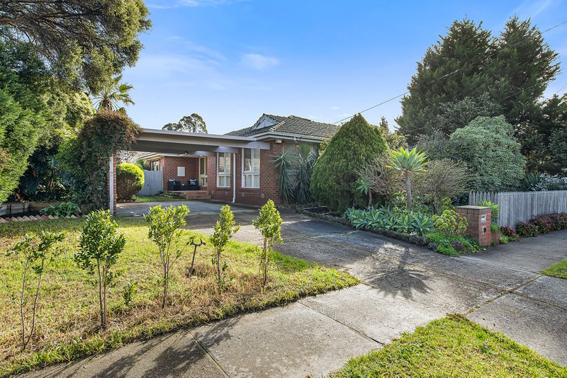 Photo - 57 Guinevere Parade, Glen Waverley VIC 3150 - Image 2