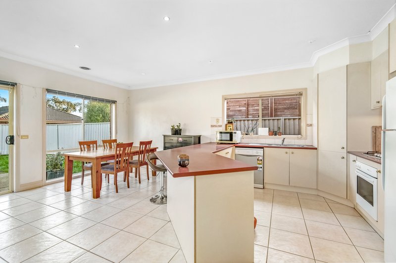 Photo - 57 Hartland Circuit, Pakenham VIC 3810 - Image 6