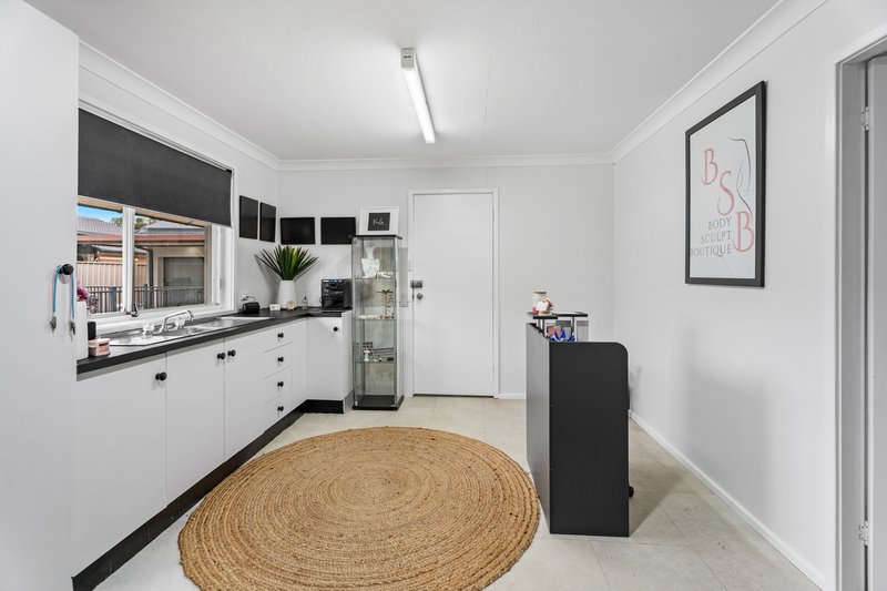 Photo - 57 Harvey Circuit, St Clair NSW 2759 - Image 14