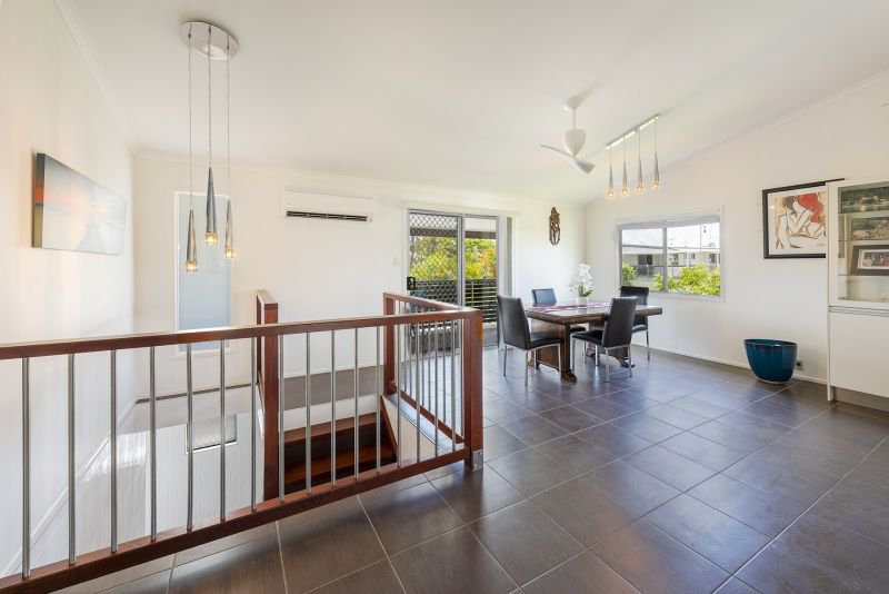 Photo - 57 Hibiscus Street, Urangan QLD 4655 - Image 12