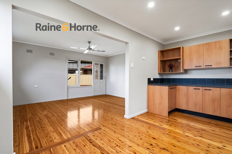 Photo - 57 Hill Road, Lurnea NSW 2170 - Image 4