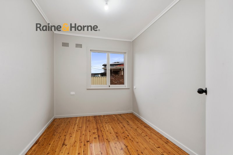 Photo - 57 Hill Road, Lurnea NSW 2170 - Image 10
