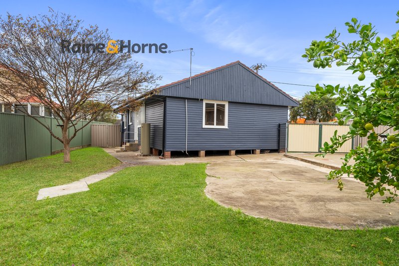 Photo - 57 Hill Road, Lurnea NSW 2170 - Image 15