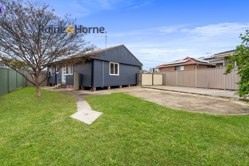 Photo - 57 Hill Road, Lurnea NSW 2170 - Image 16