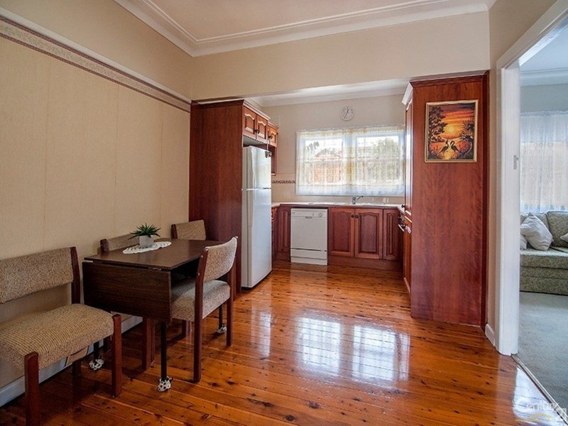 Photo - 57 Hydrae Street, Revesby NSW 2212 - Image 3