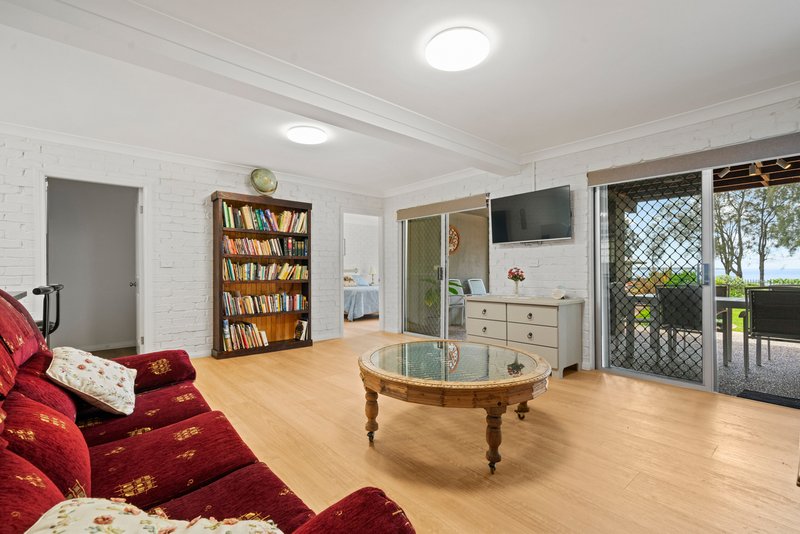 Photo - 57 Lakedge Avenue, Berkeley Vale NSW 2261 - Image 20