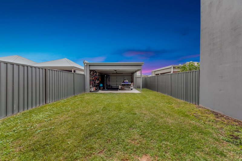 Photo - 57 Lakeside Boulevard, Pakenham VIC 3810 - Image 20