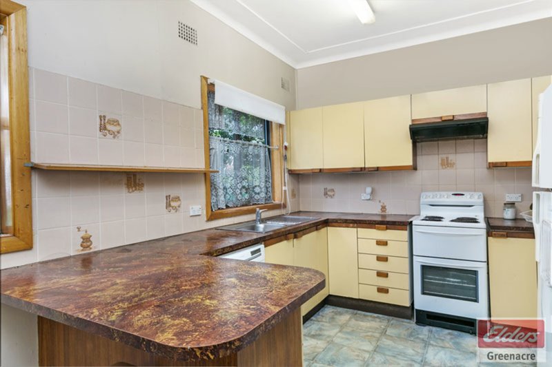 Photo - 57 Lauma Avenue, Greenacre NSW 2190 - Image 3