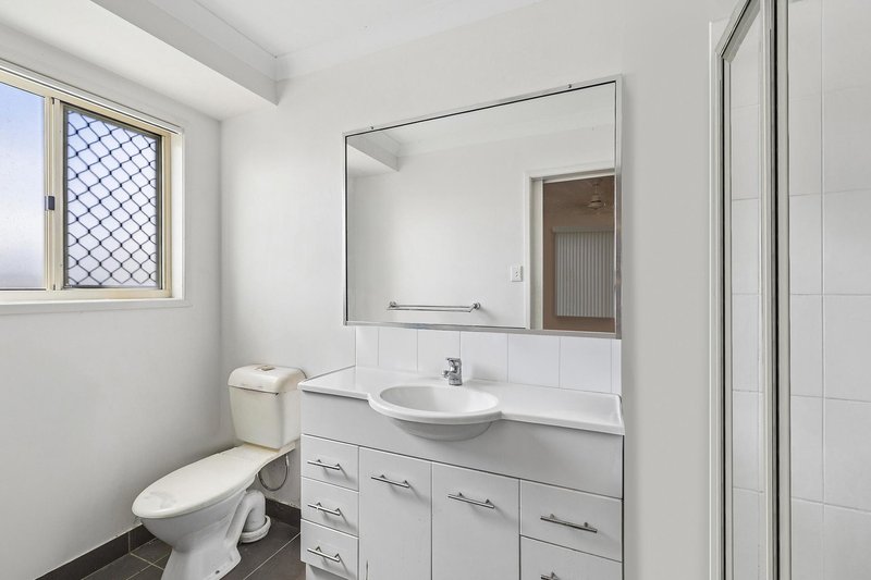 Photo - 57 Lillypilly Avenue, Gracemere QLD 4702 - Image 5