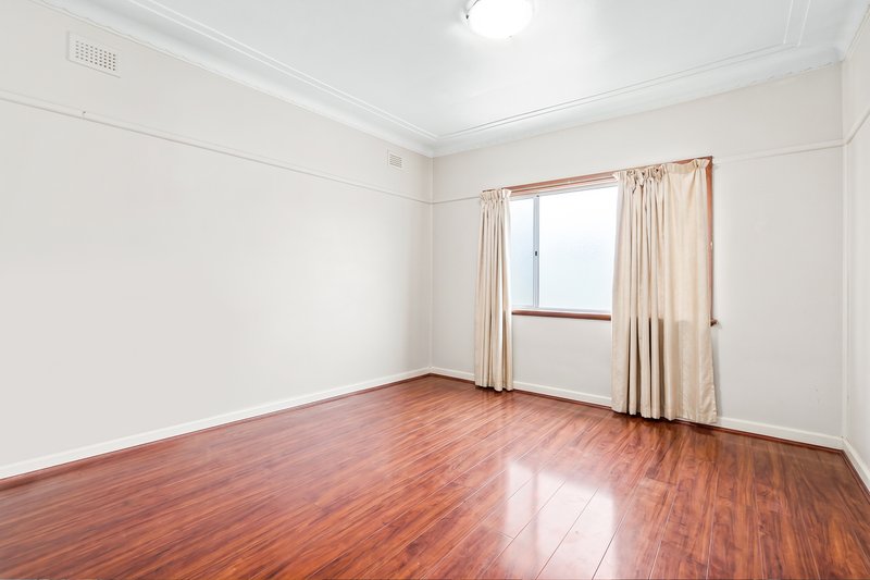 Photo - 57 Macquarie Street, Fairfield NSW 2165 - Image 4