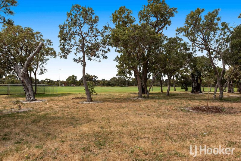 Photo - 57 Mahogany Drive, Halls Head WA 6210 - Image 16