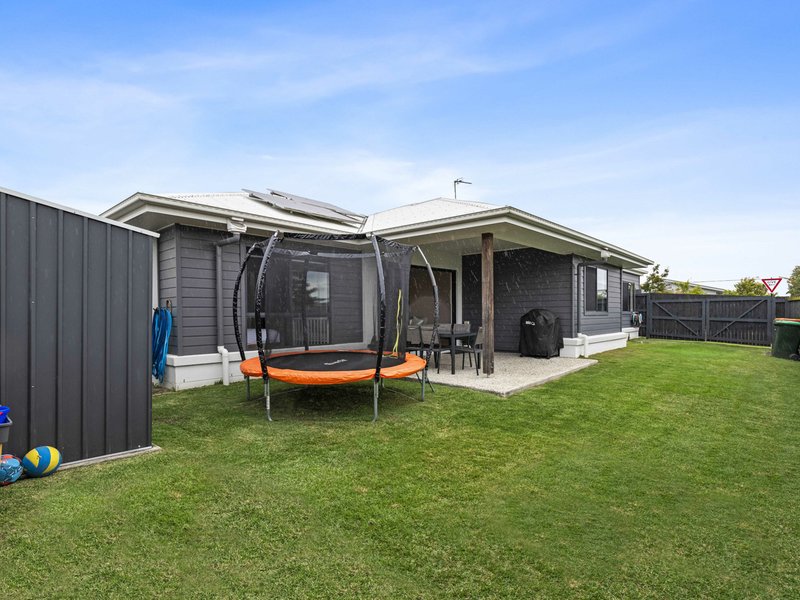 Photo - 57 Meredith Crescent, Baringa QLD 4551 - Image 6