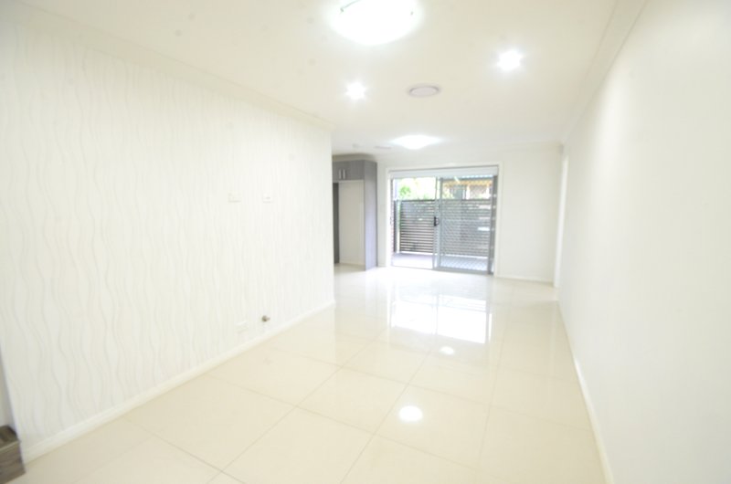 Photo - 5/7 Mildred Street, Wentworthville NSW 2145 - Image 3