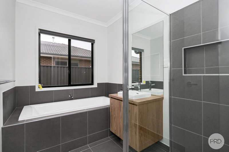 Photo - 57 Moore Way, Lucas VIC 3350 - Image 12