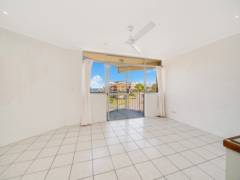 Photo - 5/7 Moreton Parade, Kings Beach QLD 4551 - Image 4