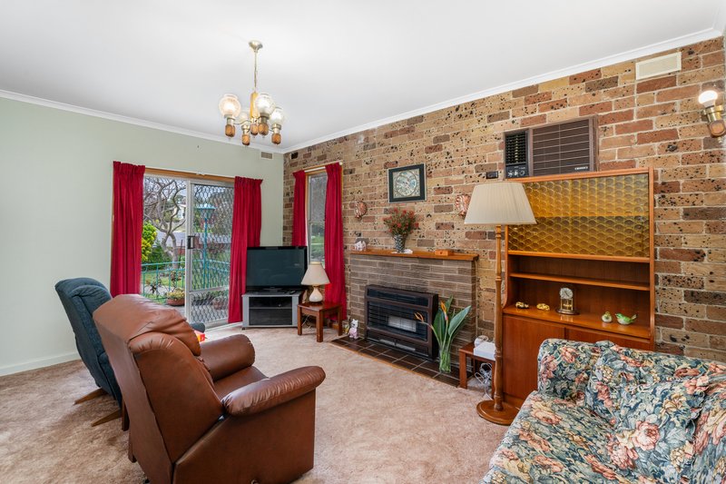 Photo - 57 Morison Crescent, Seymour VIC 3660 - Image 6