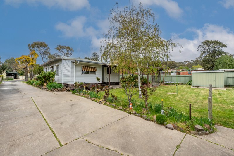 Photo - 57 Morison Crescent, Seymour VIC 3660 - Image 12