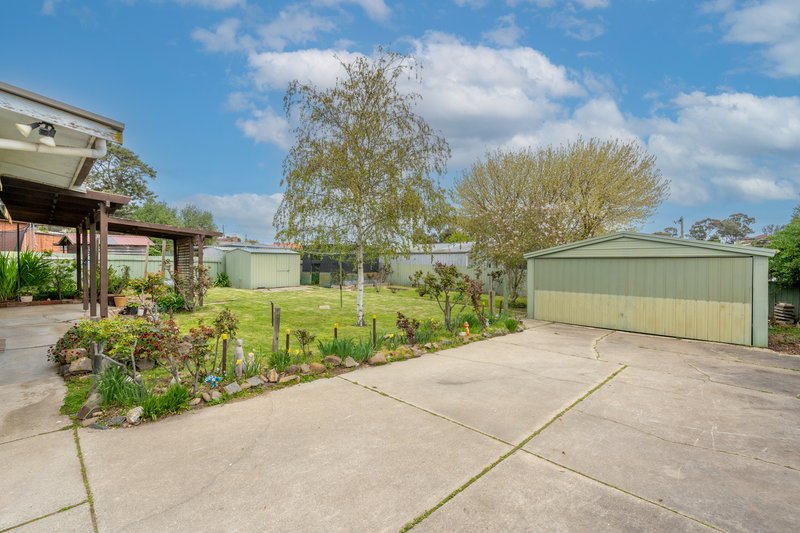 Photo - 57 Morison Crescent, Seymour VIC 3660 - Image 13