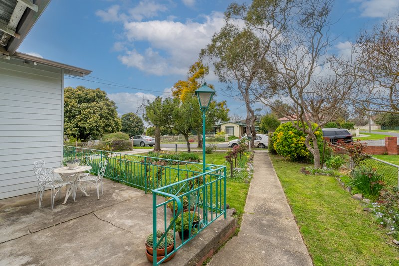 Photo - 57 Morison Crescent, Seymour VIC 3660 - Image 16