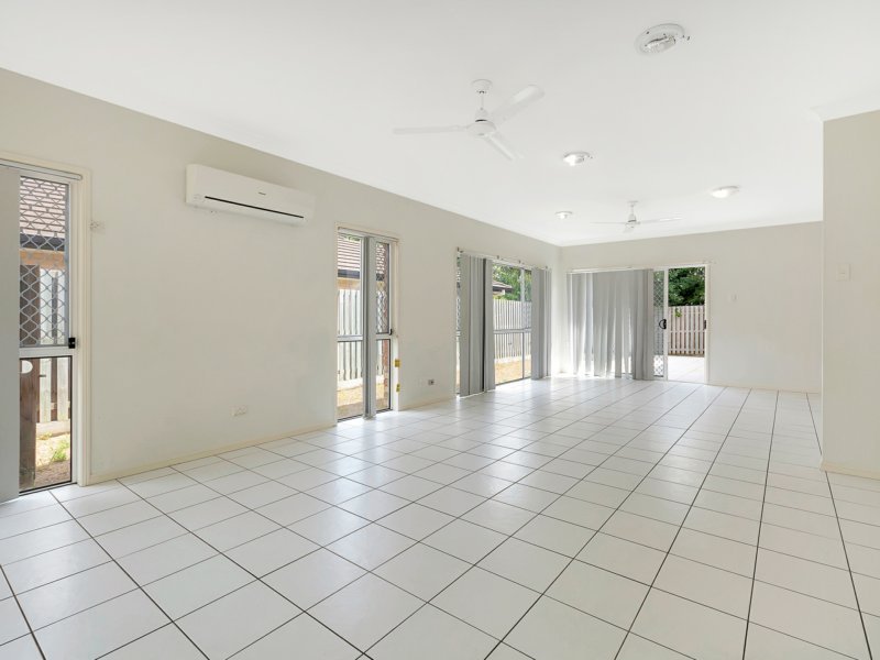 Photo - 57 Nicholls Drive, Redbank Plains QLD 4301 - Image 6