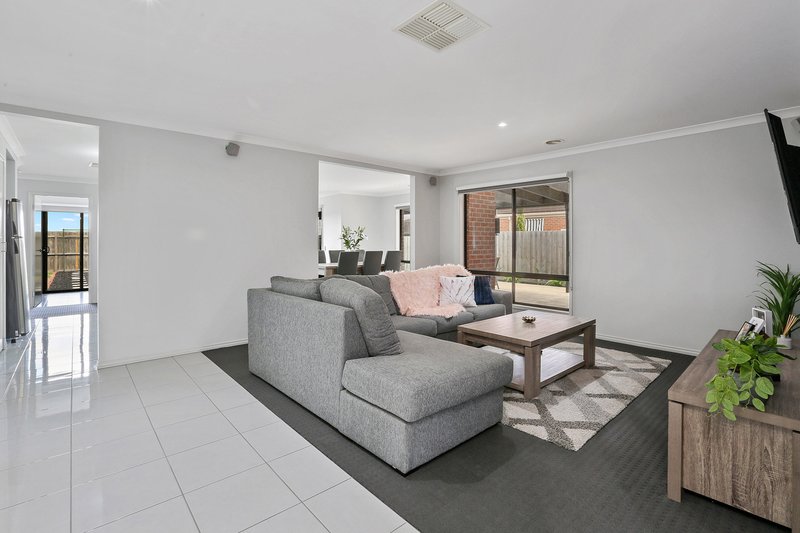 Photo - 57 Nigella Avenue, Corio VIC 3214 - Image 4