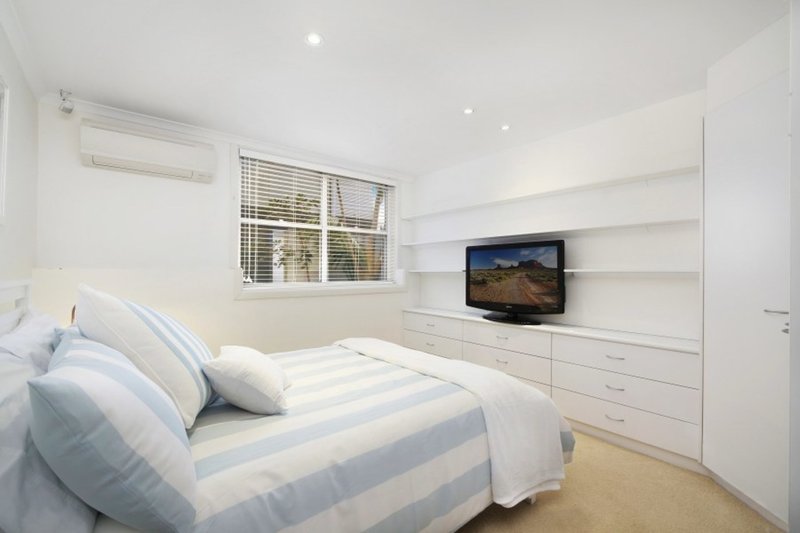 Photo - 57 Ocean View Drive, Wamberal NSW 2260 - Image 10