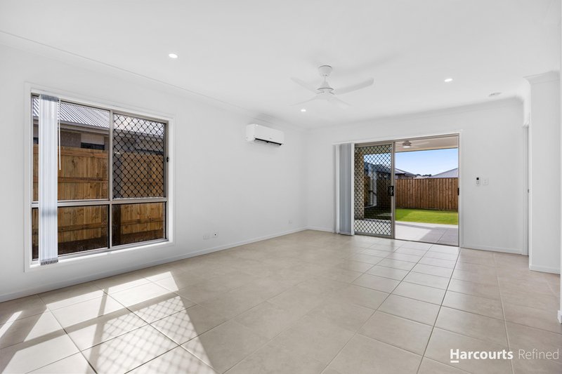 Photo - 57 Outlook Boulevard, Gleneagle QLD 4285 - Image 5