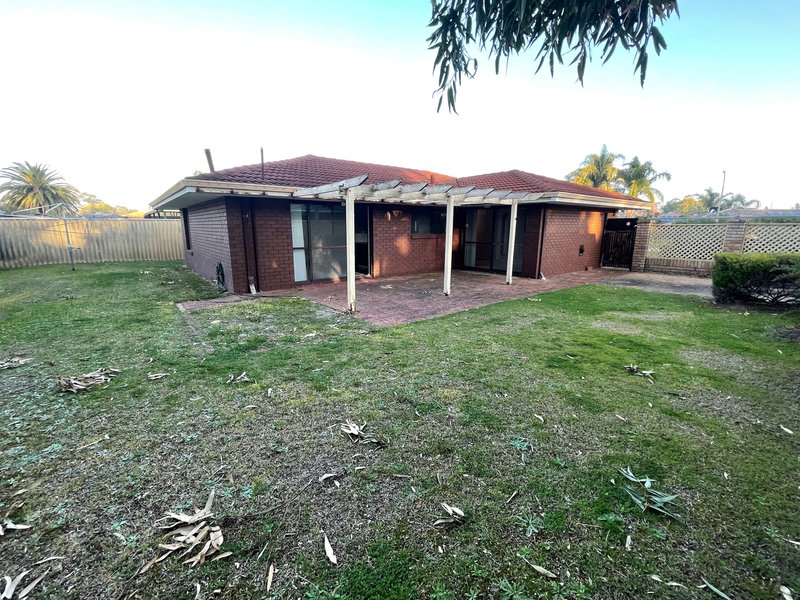 Photo - 57 Peppermint Crescent, Ballajura WA 6066 - Image 4