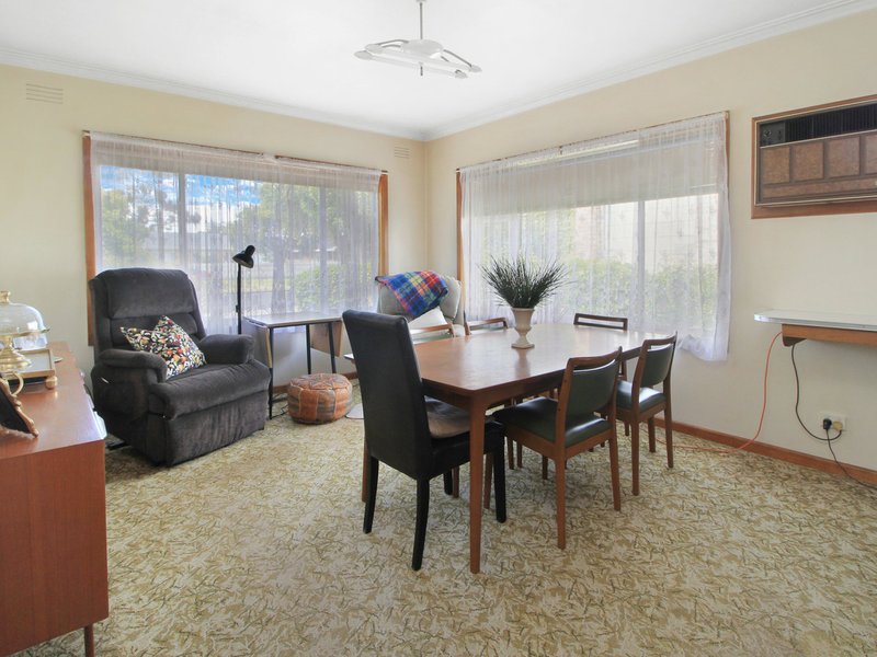 Photo - 57 Pinnock Street, Bairnsdale VIC 3875 - Image 5