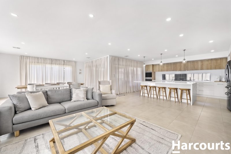 Photo - 57 Queensbridge Avenue, Tarneit VIC 3029 - Image 5