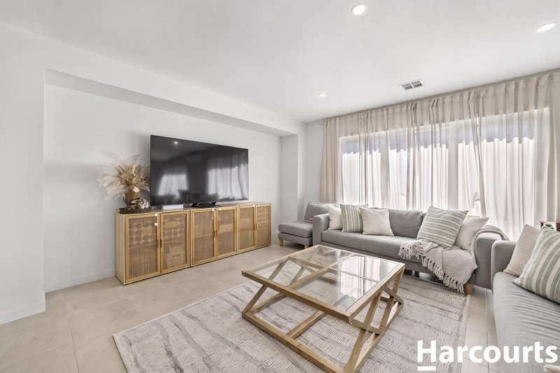 Photo - 57 Queensbridge Avenue, Tarneit VIC 3029 - Image 7