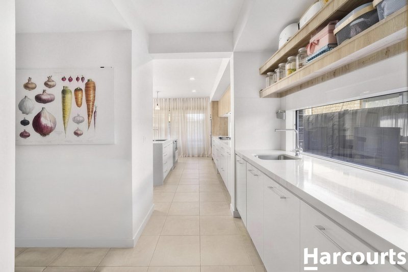 Photo - 57 Queensbridge Avenue, Tarneit VIC 3029 - Image 11