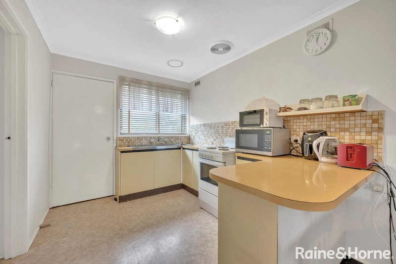 Photo - 5/7 Raymond Street, Melton South VIC 3338 - Image 5