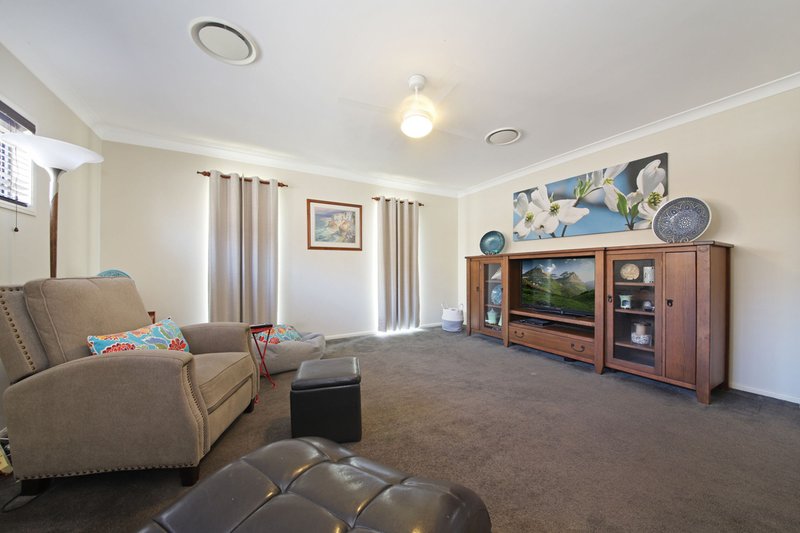 Photo - 57 Raynbird Place, Carseldine QLD 4034 - Image 6