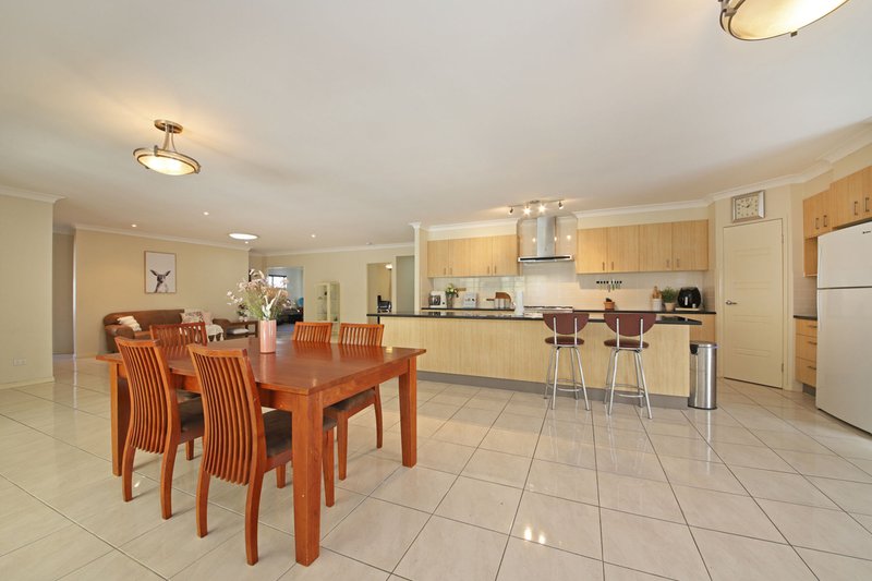 Photo - 57 Raynbird Place, Carseldine QLD 4034 - Image 16