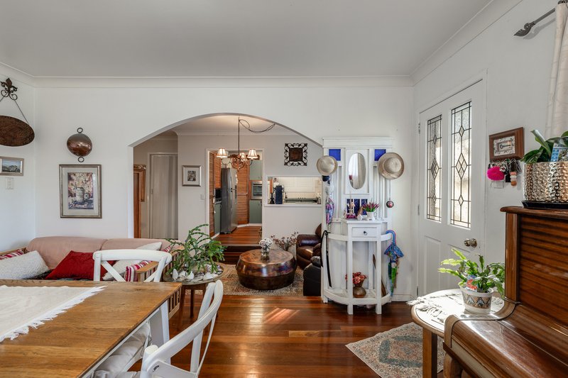 Photo - 57 Rowbotham Street, Rangeville QLD 4350 - Image 5