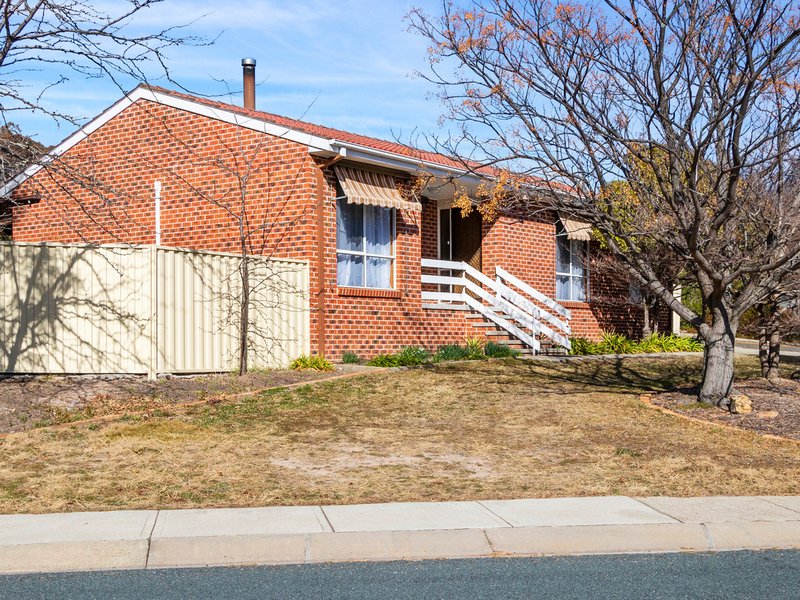 Photo - 57 Scantlebury Crescent, Theodore ACT 2905 - Image 2