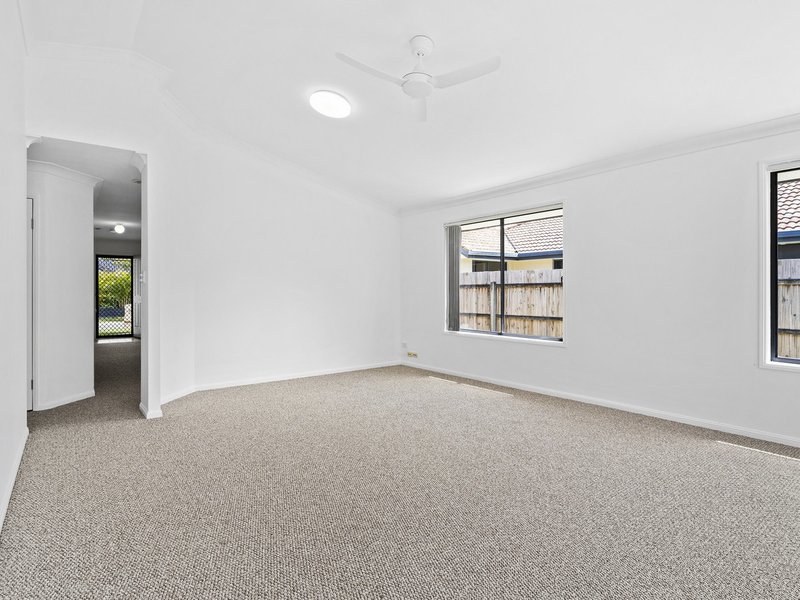 Photo - 57 Serafina Drive, Helensvale QLD 4212 - Image 9