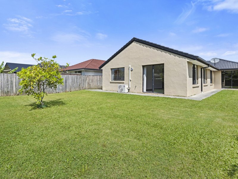 Photo - 57 Serafina Drive, Helensvale QLD 4212 - Image 13