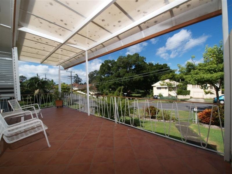 Photo - 57 St. Vincent Street, Ashgrove QLD 4060 - Image 2