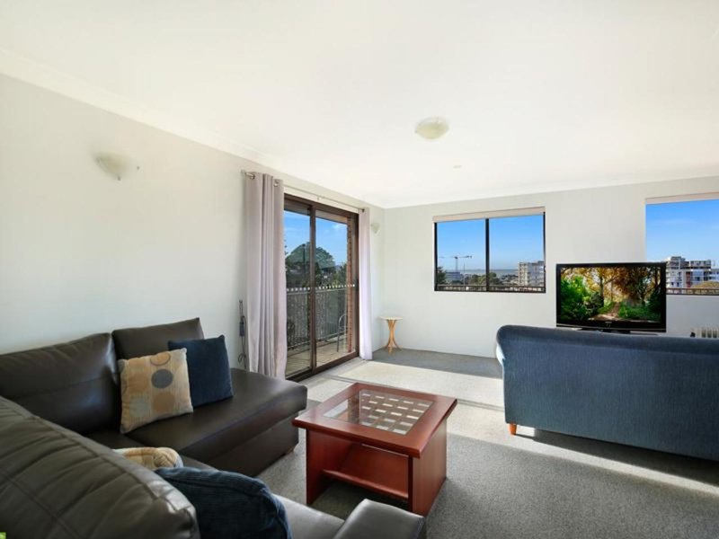 Photo - 5/7 Staff Street, Wollongong NSW 2500 - Image 5