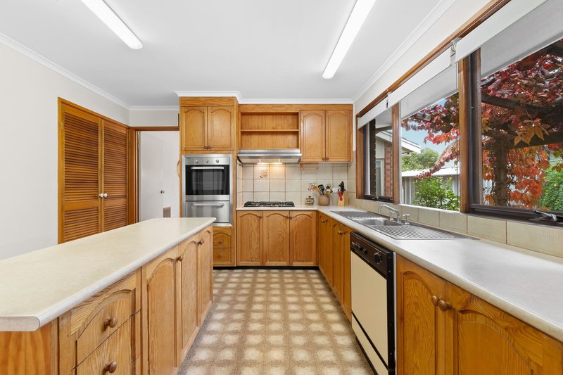 Photo - 57 Streeton Circuit, Mill Park VIC 3082 - Image 4