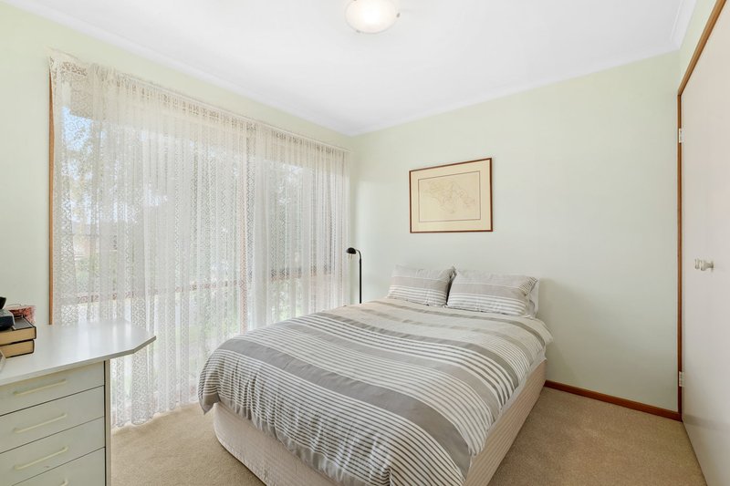 Photo - 57 Streeton Circuit, Mill Park VIC 3082 - Image 8