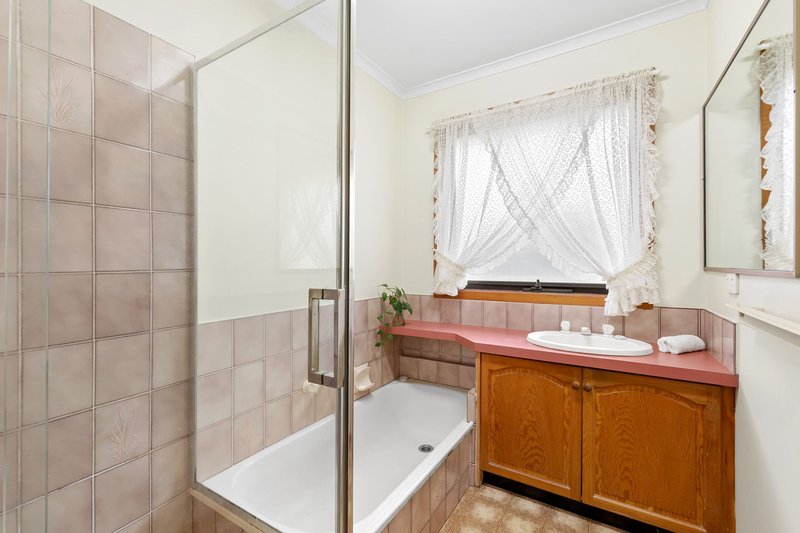 Photo - 57 Streeton Circuit, Mill Park VIC 3082 - Image 9