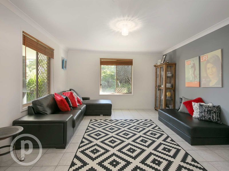 Photo - 57 Tangmere Street, Chapel Hill QLD 4069 - Image 6