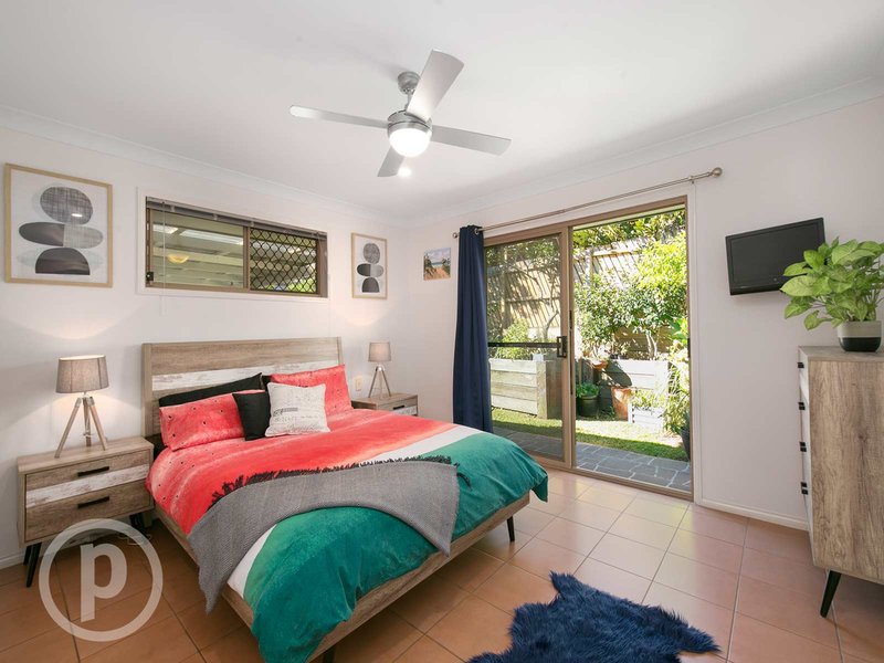 Photo - 57 Tangmere Street, Chapel Hill QLD 4069 - Image 9