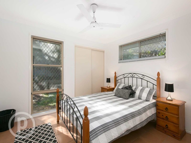 Photo - 57 Tangmere Street, Chapel Hill QLD 4069 - Image 12