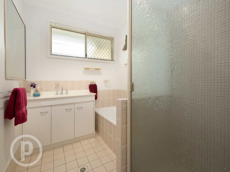 Photo - 57 Tangmere Street, Chapel Hill QLD 4069 - Image 13